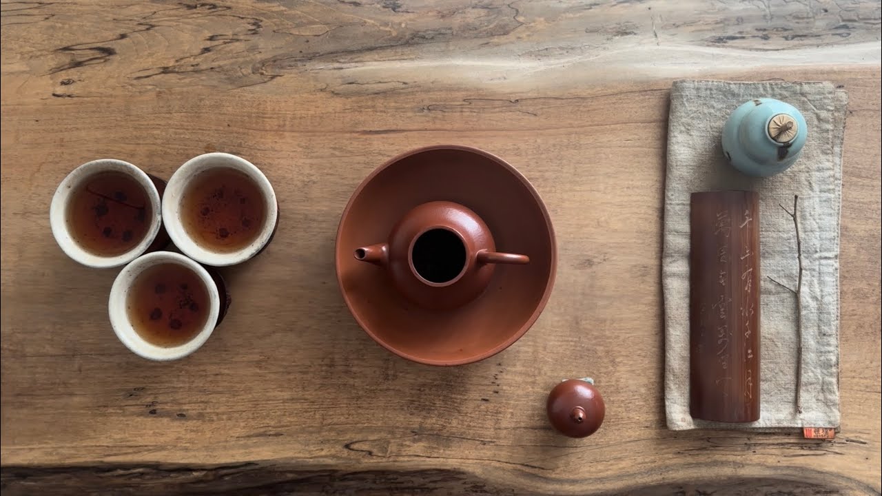 工夫茶 Gōngfū Chá Practice - Brewing Dark, Charcoal Roasted Tieguanyin Oolong