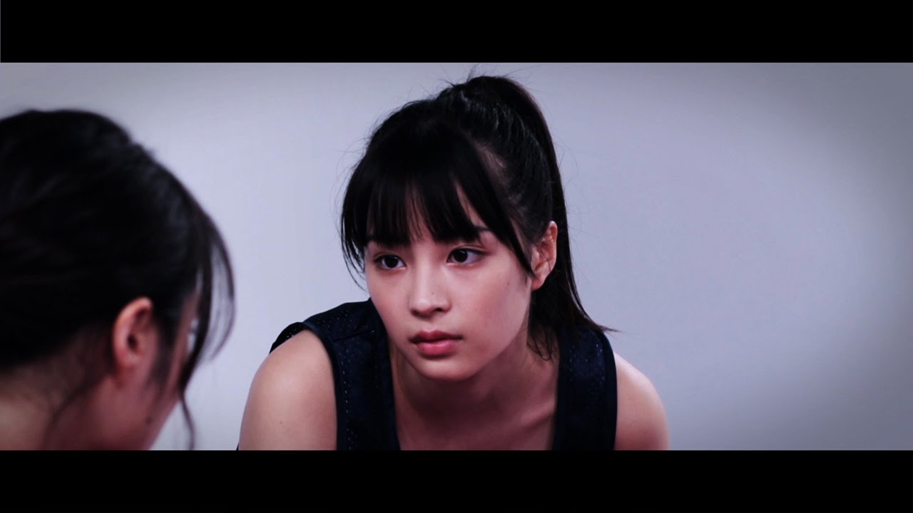 広瀬すず＆アリス、姉妹で真剣バスケ対決　ショーパン、タンクトップで激しくプレー　「広瀬姉妹バスケ対決動画」　#Suzu Hirose　#Alice
