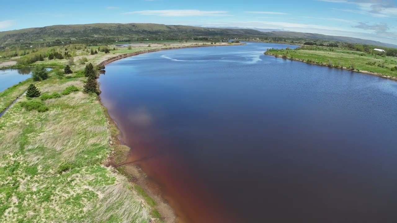 Une vue a&eacute;rienne des &eacute;cluses d'aboiteaux