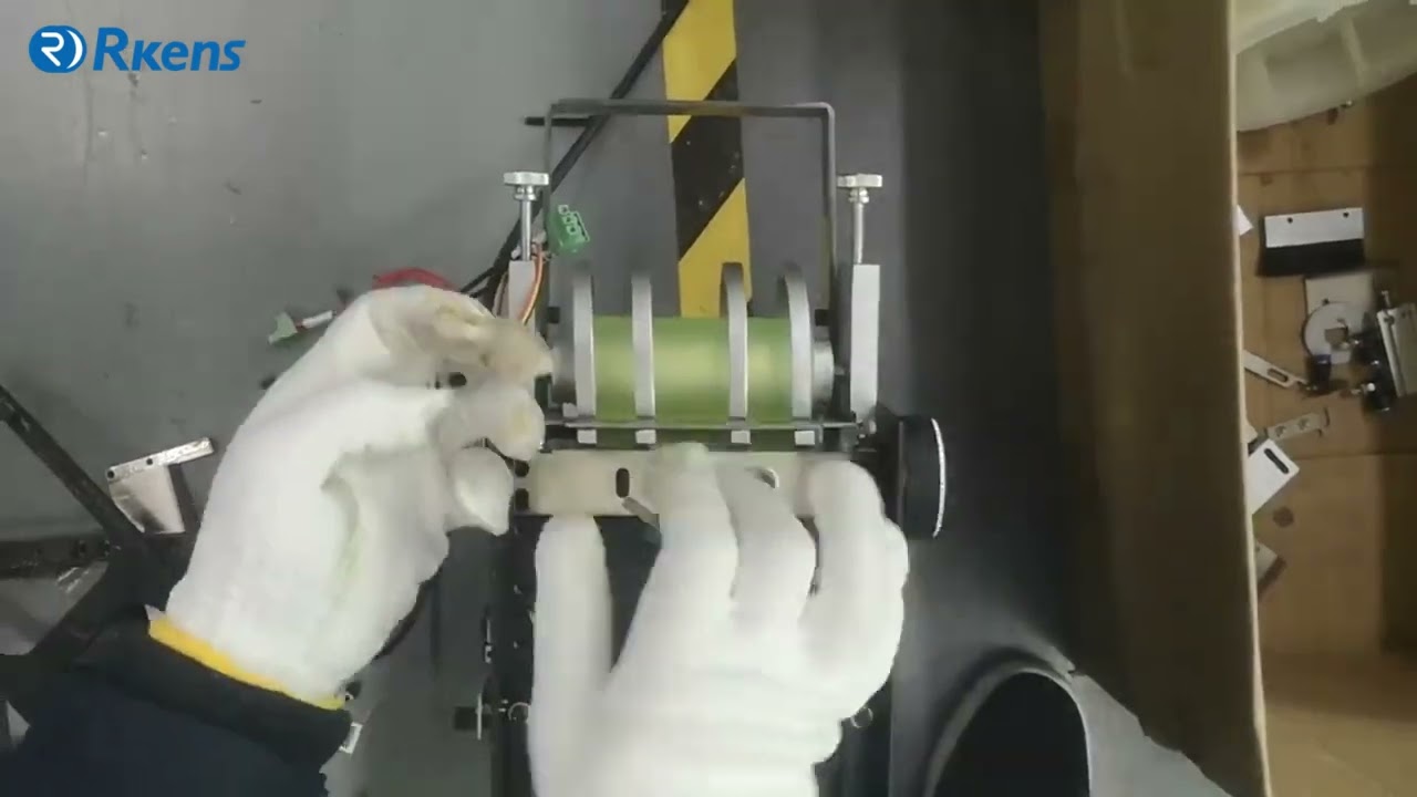 How to replace blades for tube cutting machine
