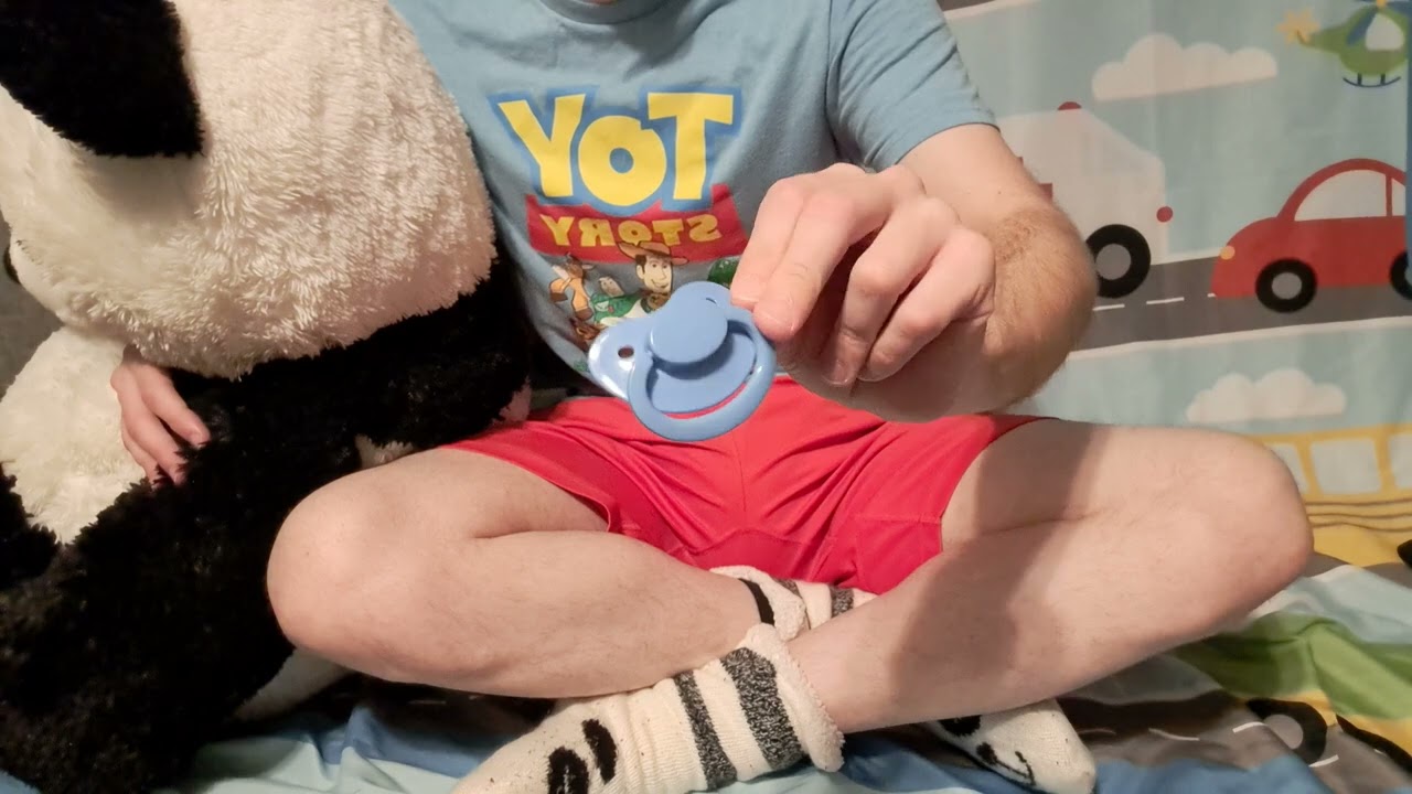 ABDL / Adult Baby Journey  Thick diapers & pacifiers are just a few of my favorite things