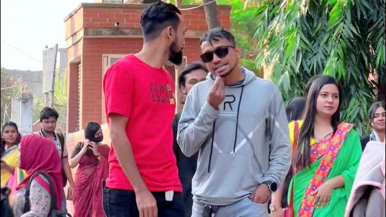 গোপন ক্যামেরায় নাকি ভিডিও হচ্ছে