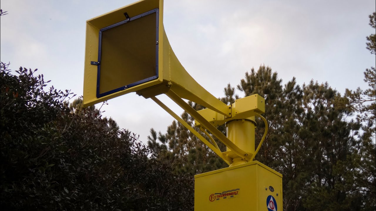 Restored Federal Signal Thunderbolt 1003 - Attack Signal