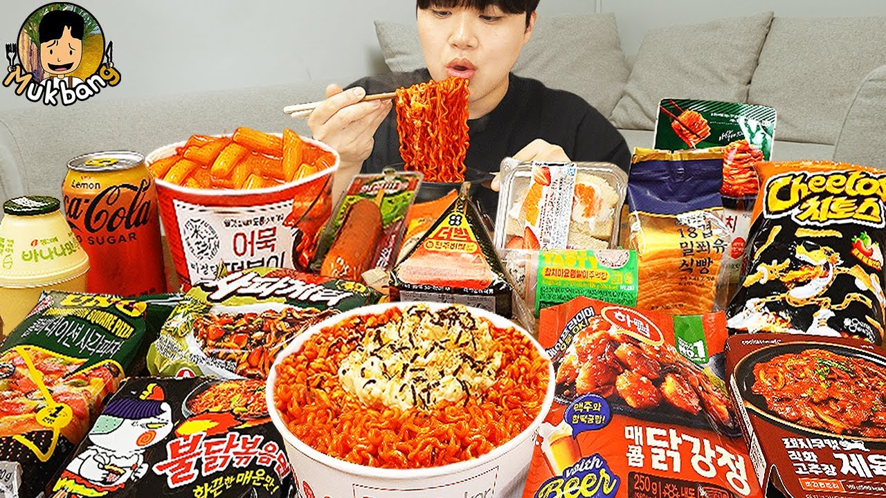 ASMR MUKBANG небольшой магазин, острый рамэн, хот-доги, кимбап, ттеокбокки !! Корейский магазин