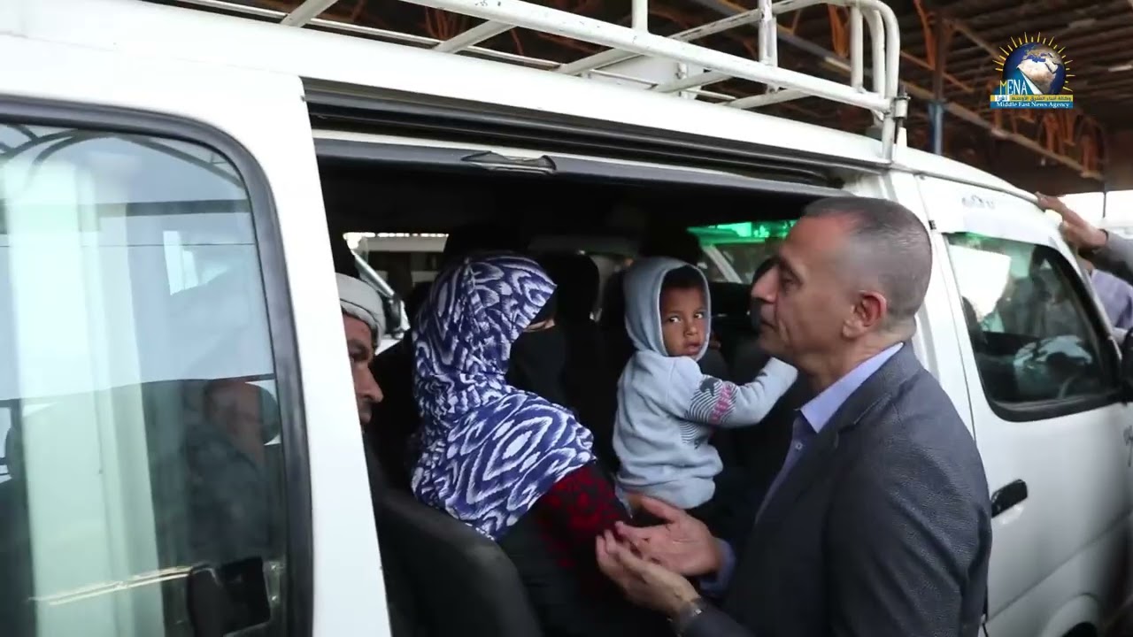 أش أ| محافظ أسوان يعتمد تعريفة الركوب الجديدة ويتابع انتظام محطات الوقود ومواقف السيارات