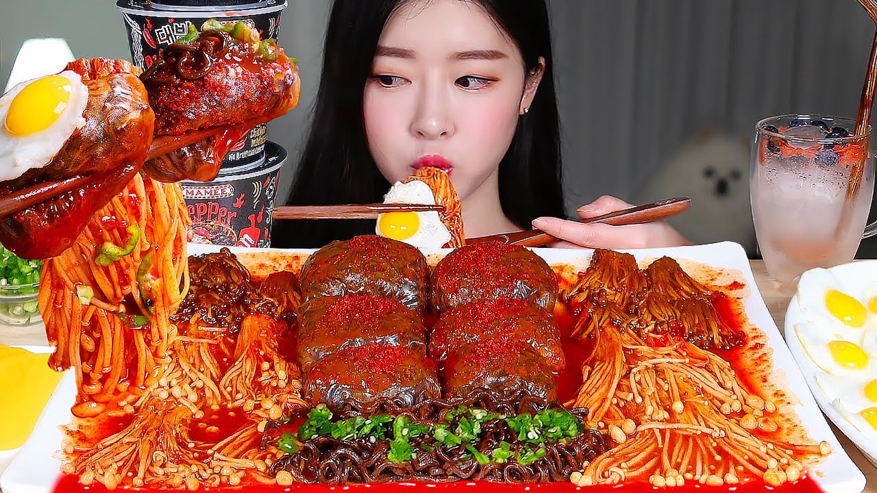 ASMR MUKBANG 🔥 Экстремальное острое комбо 🔥 Лапша с призрачным перцем и острые грибы эноки