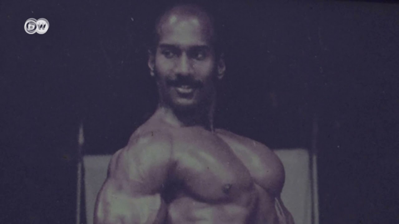 Mnyanyuaji vyuma mwenye miaka 72