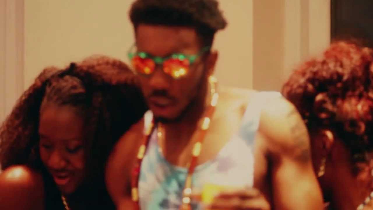 TEEZEE -  HIGH ROLLER (FEAT. BOJ) OFFICIAL VIDEO!