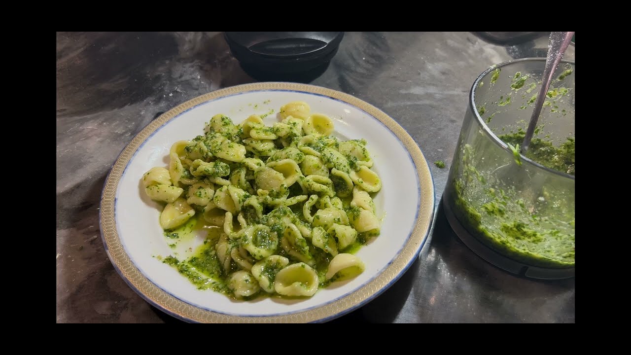 Massa Orecchiette com Rúcula, Nozes e Queijo (Pronta em 15 Minutos!)