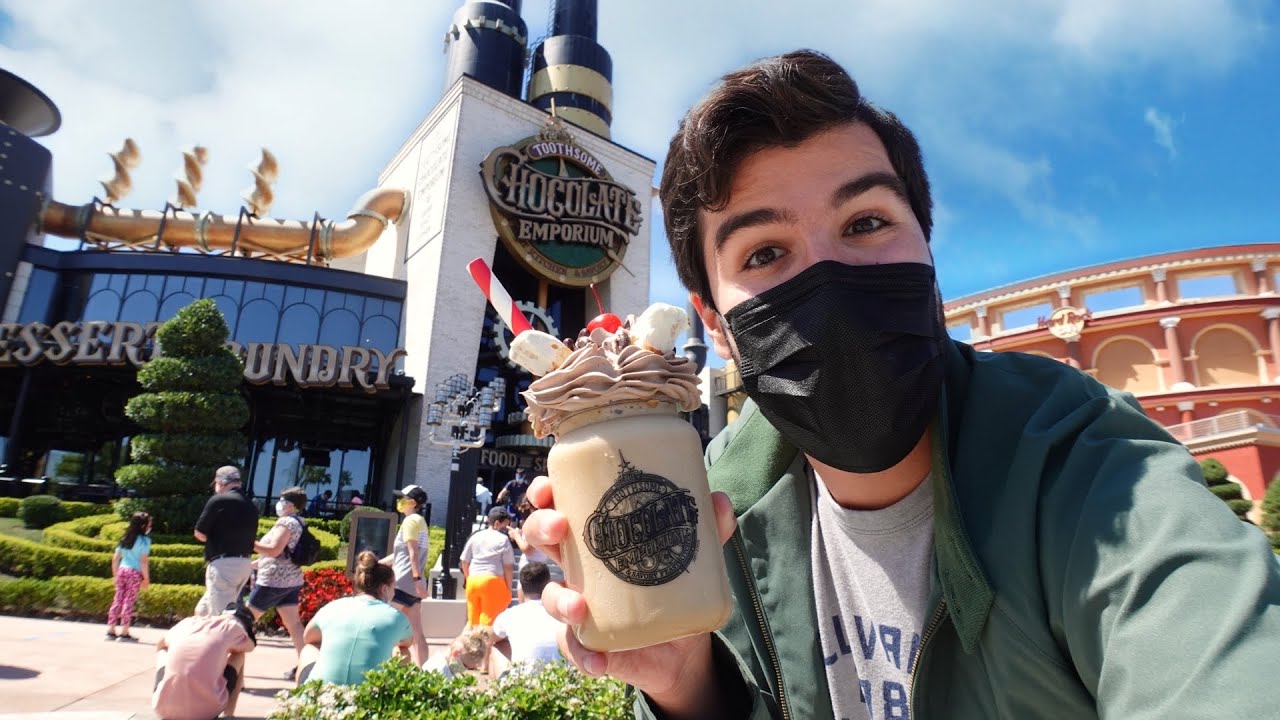 Lunch at TOOTHSOME CHOCOLATE EMPORIUM! Dining Review & Universal Studios Store Updates