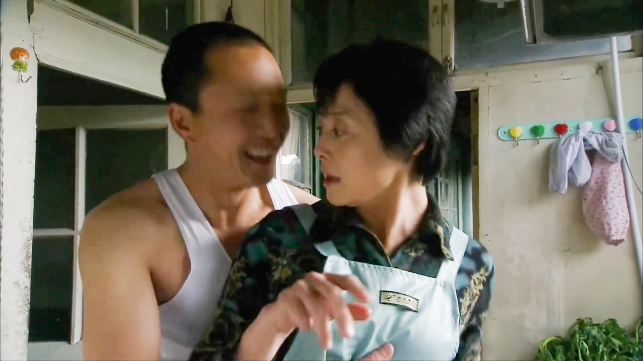 男人吃藥後獸性大發，忍不住抱著嬌妻激情一夜，聲音大到被投訴！#彭冠英 #出軌 #狗血
