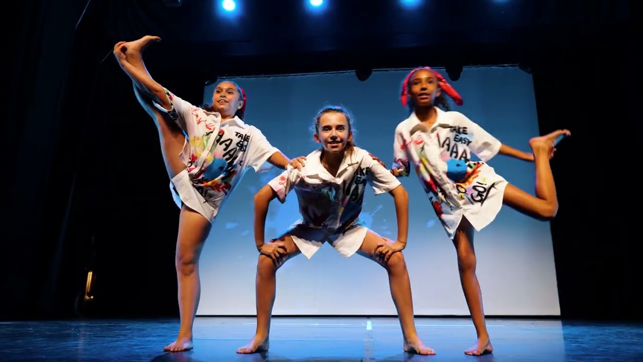Studio ARTS'&Co Sanary sur mer Teaser spectacle 2022