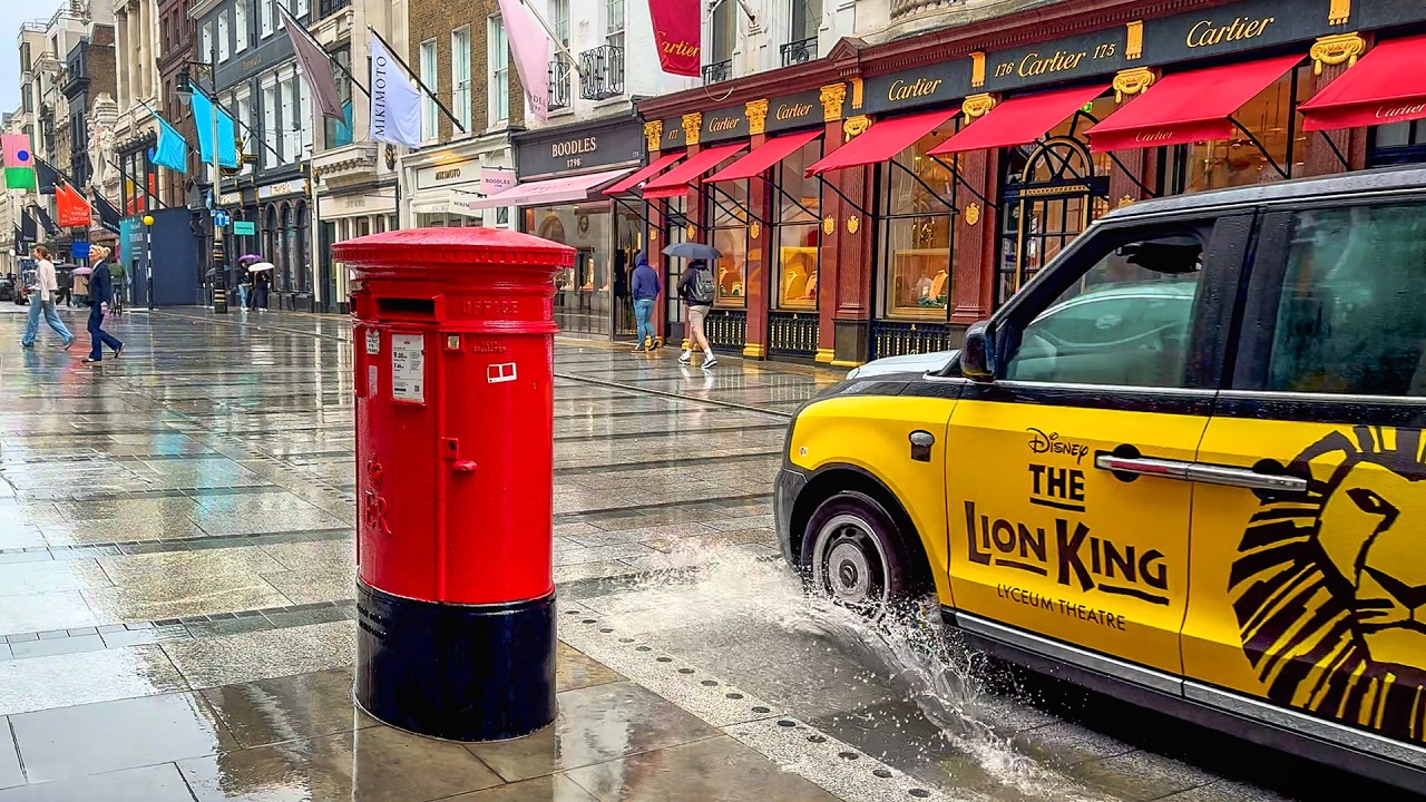 Rainy Central London Walking Tour - Mayfair to Covent Garden | 4K HDR