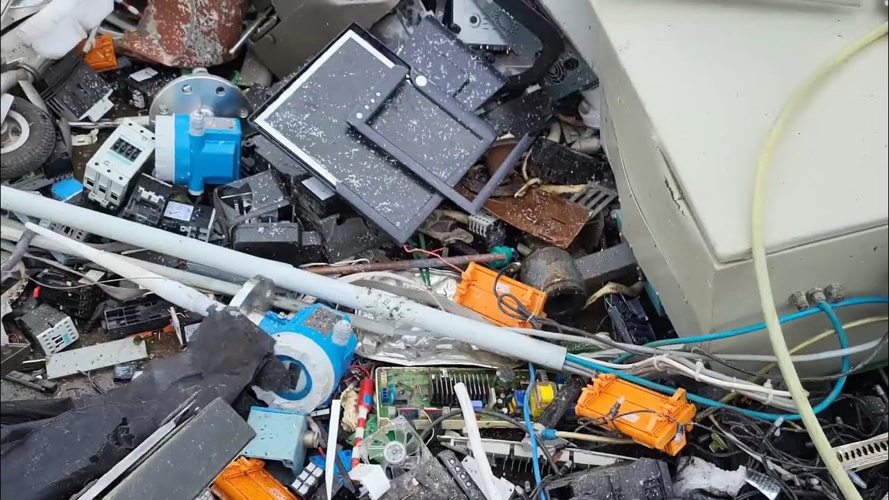 Unbelievable Scrapyard Find: Expensive Tools for Almost Nothing