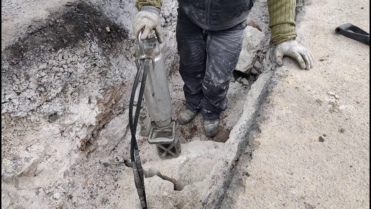Rozlom kamene hydraulickým klínem Darda | rozlomkamene.cz