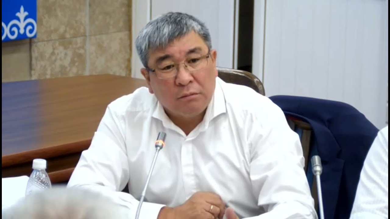 Рыскелди МОМБЕКОВ: Асман шаарын куруп не кыласыңар, акча таппай ачка отурганда!!!