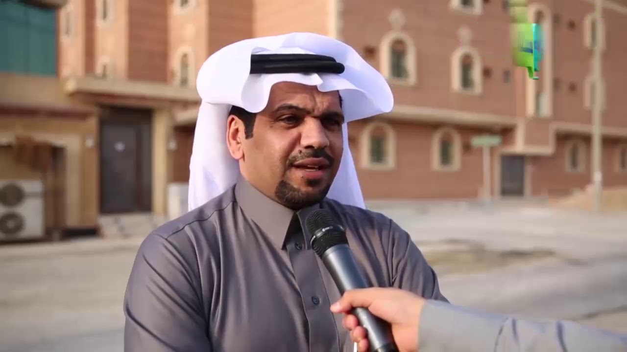 حي الحمراء بالجبيل بين انقاض البناء وتهالك الطرق