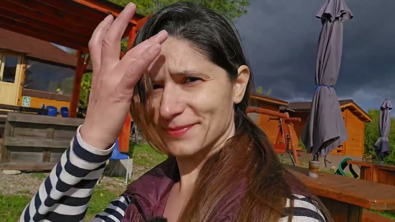 Toamna cu rulota în Buzǎu. Natura pare pictatǎ.