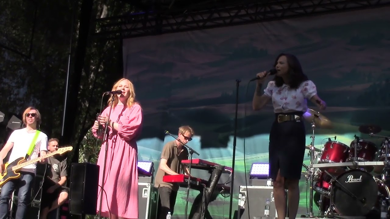 H&ouml;lm&ouml; rakkaus - Skandinavian music group
