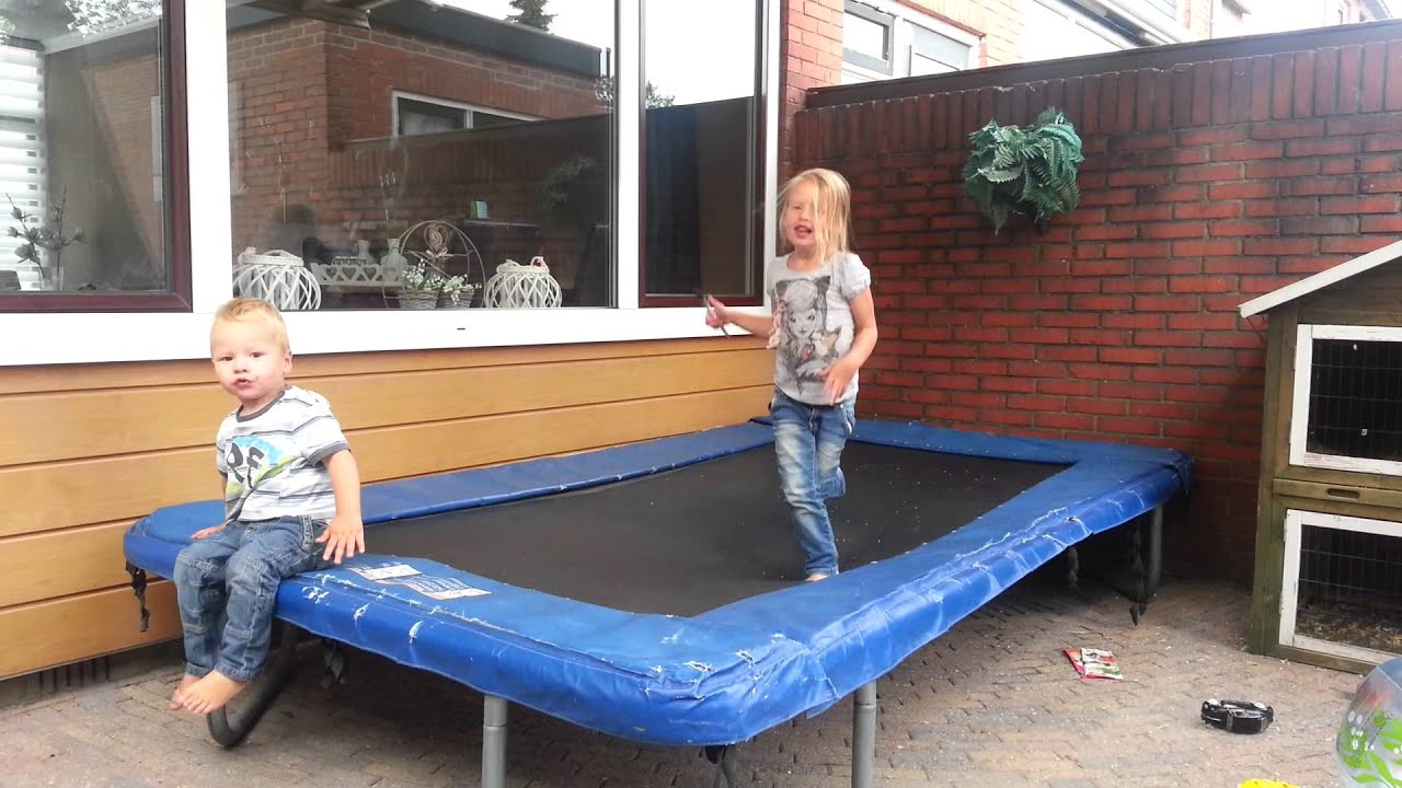 Rare kwast op een trampo