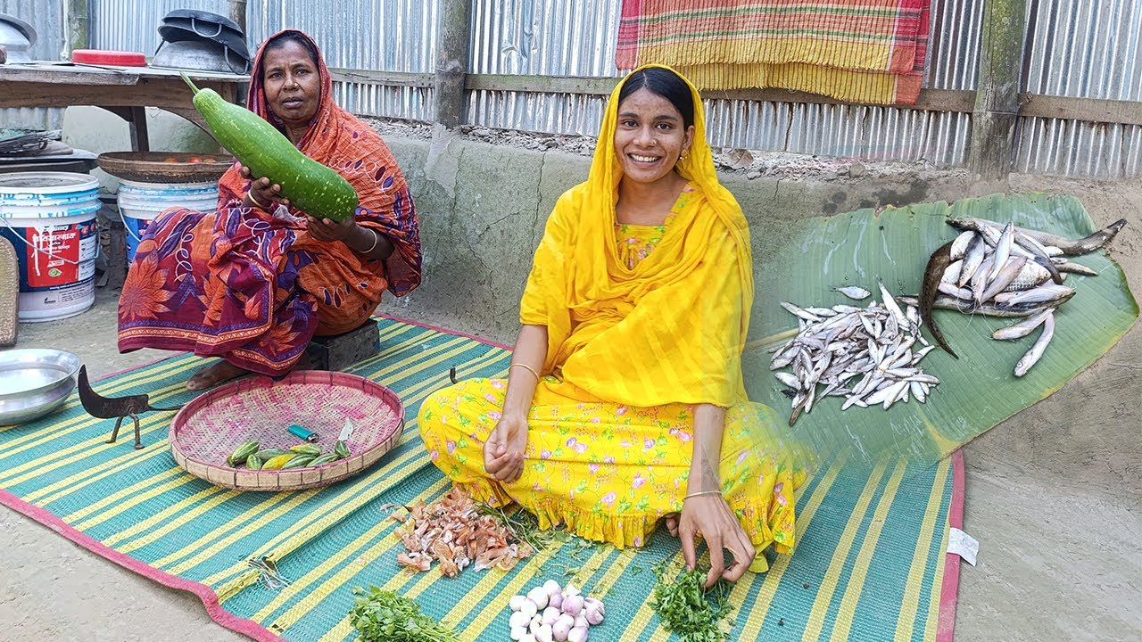 বাড়িতে লাগানো লাউ নদীর ছোট মাছ দিয়ে সুস্বাদু রান্না আর সকালে গ্রামের সুন্দর পরিবেশ