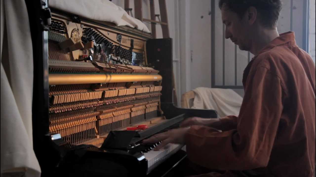 Hauschka - Who Will Hold Me (at Room 205)