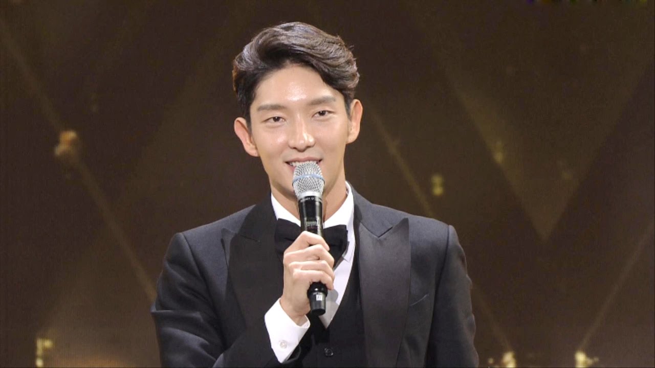 Lee Joon Gi, 한류 스타상 이준기, 유창한 영어 수상 소감! @2016 SAF 연기대상 2부 20161231