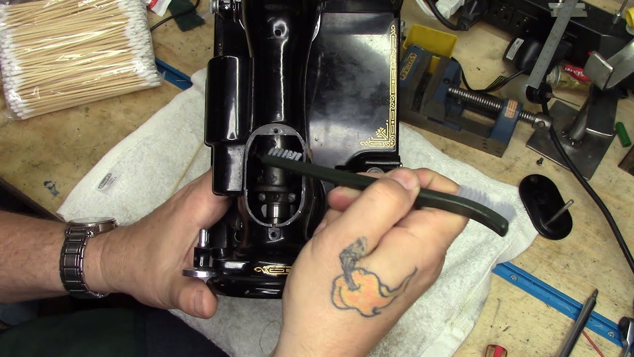 Singer 221 Series Part 3 - Clean the Gear Train
