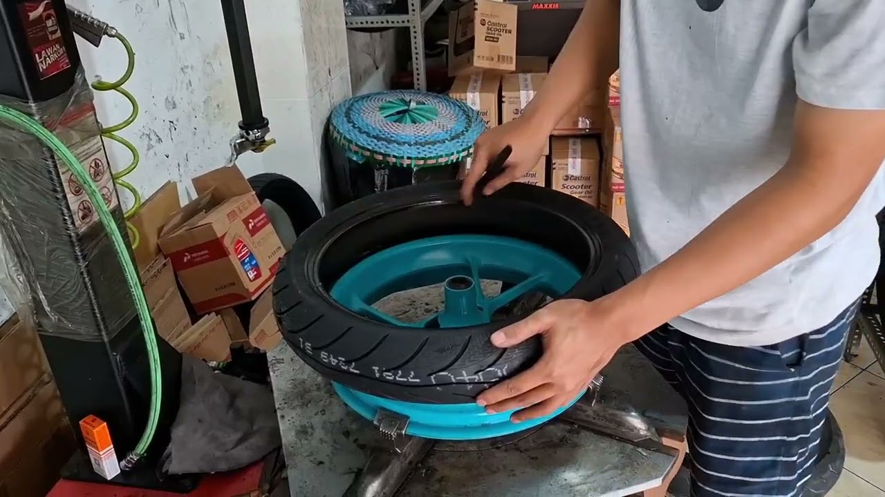 Pasang Ban Yamaha Aerox Ukuran Depan 90/80-14 Belakang 110/80-14