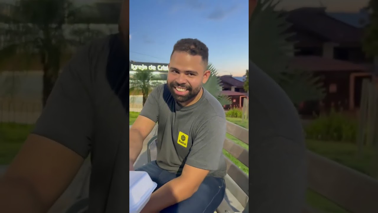 Rapaz em dificuldade, deu sua marmita de comida para ele, sem saber que