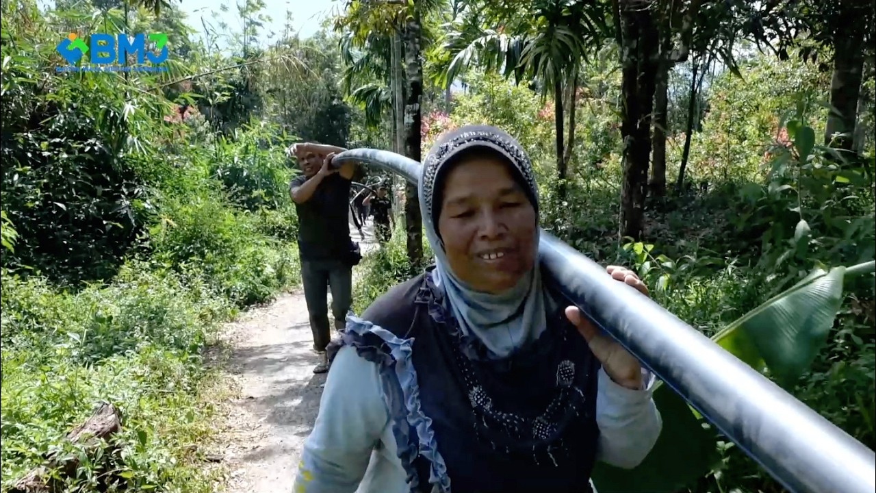 KRISIS AIR, IBU-IBU ANGKAT PIPA BERAT