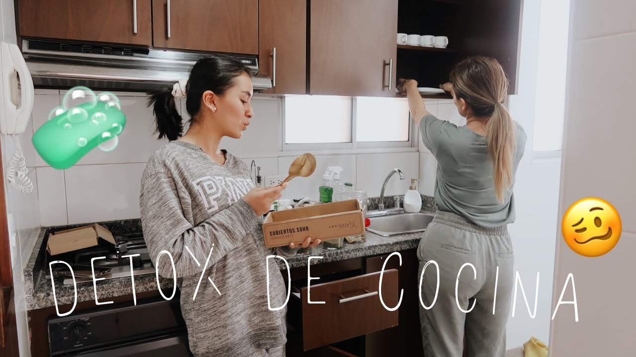 Organizando/haciendo detox de nuestra cocina! - Sophie Vlogs