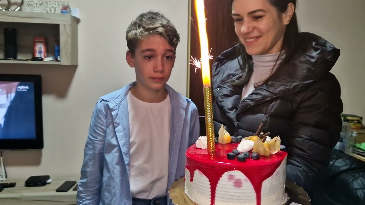 Surpriză la domiciliu pentru băiat din partea mamei, București 0771.522.028