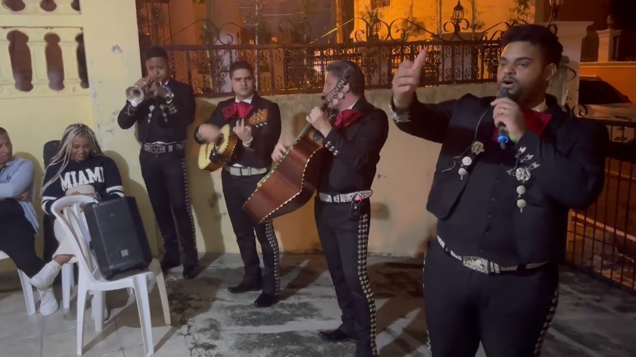 Mariachi .  A mi manera me o