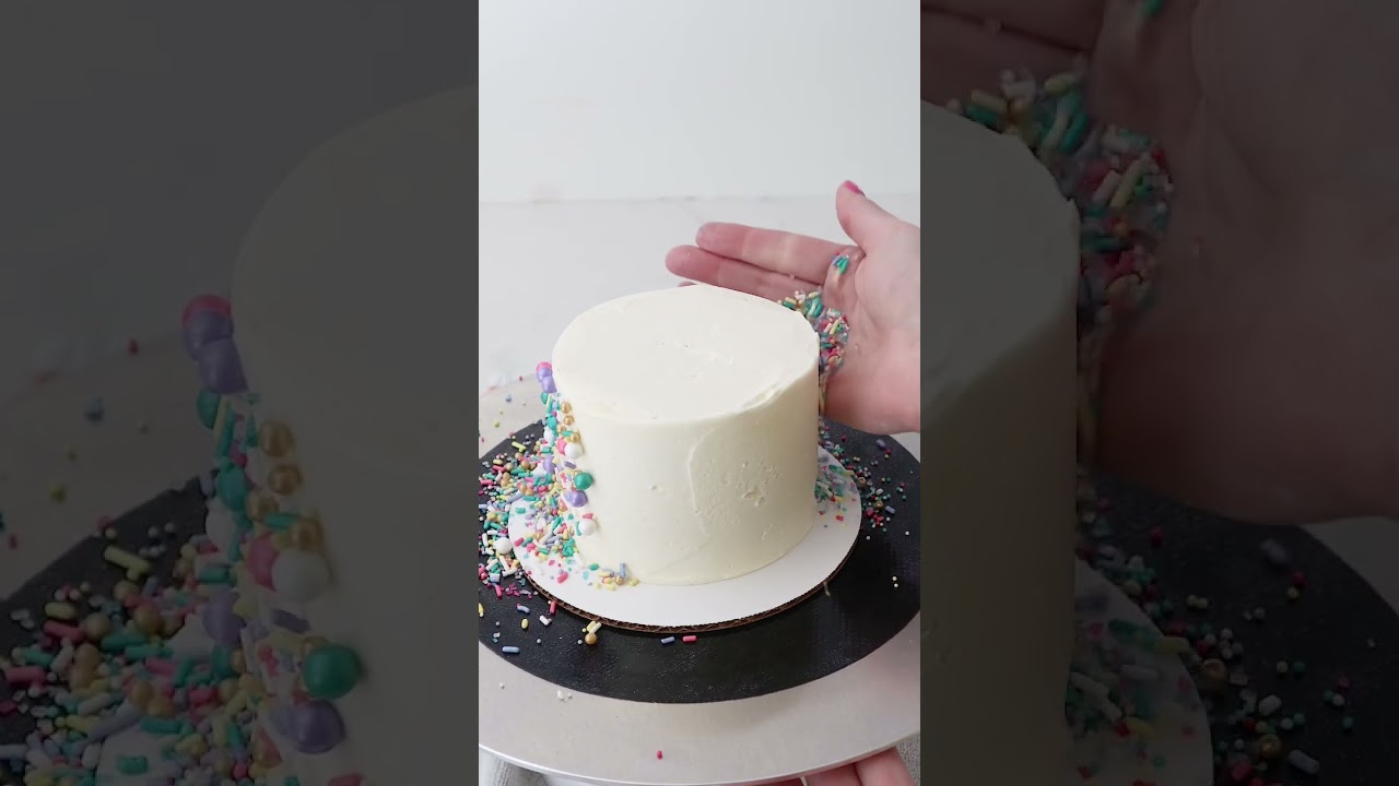 Cute MINI sprinkle cake! 🥰🎂 #cakedecoratingtips #minicake