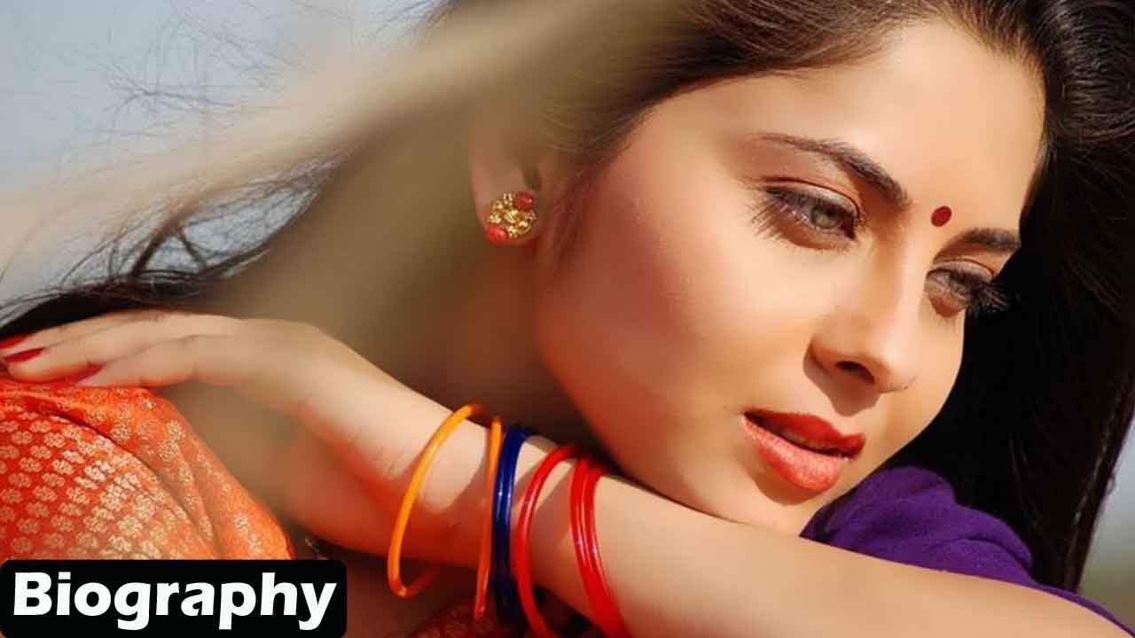 Sonalee Kulkarni - Biography