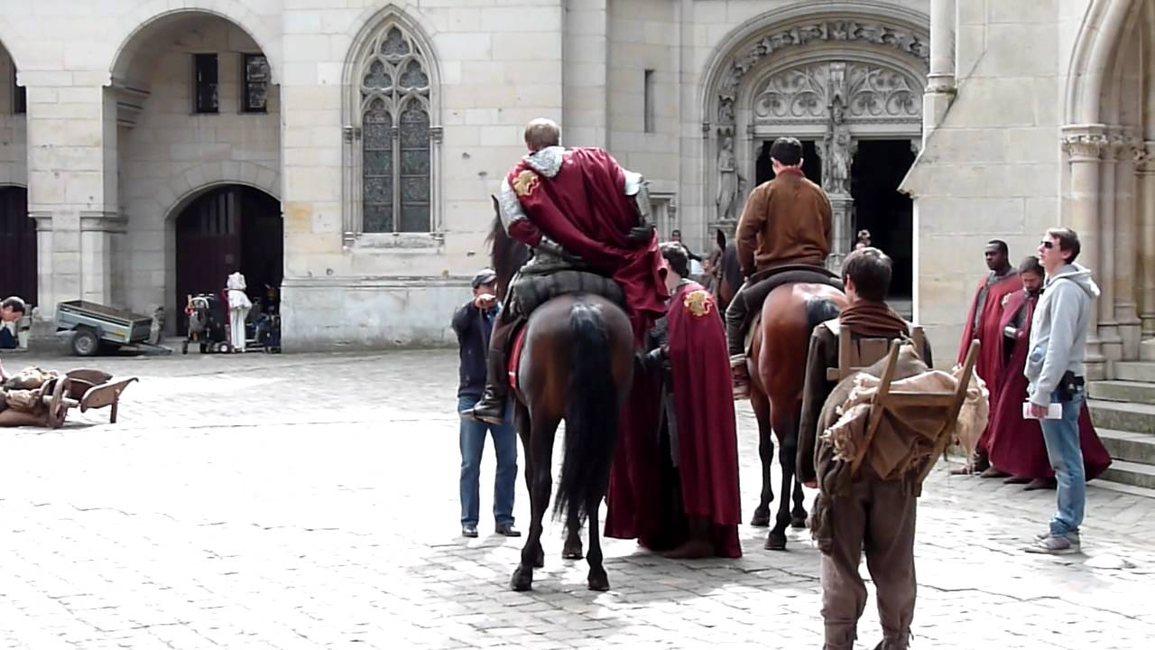 Shooting Merlin Season 5 - Colin & Bradley riding horses