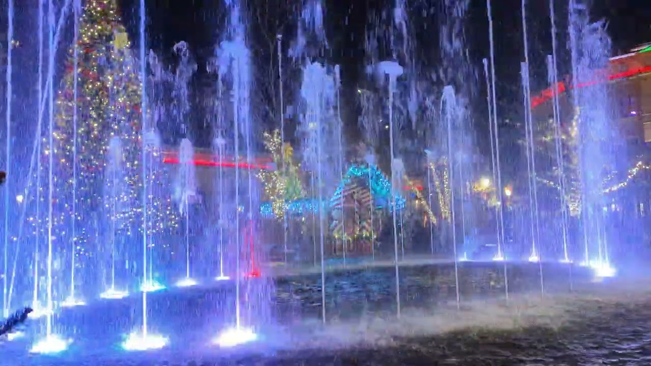 The Village at Meridian Fountain Show: Deck the Halls (Steamroller version 2024 4k)