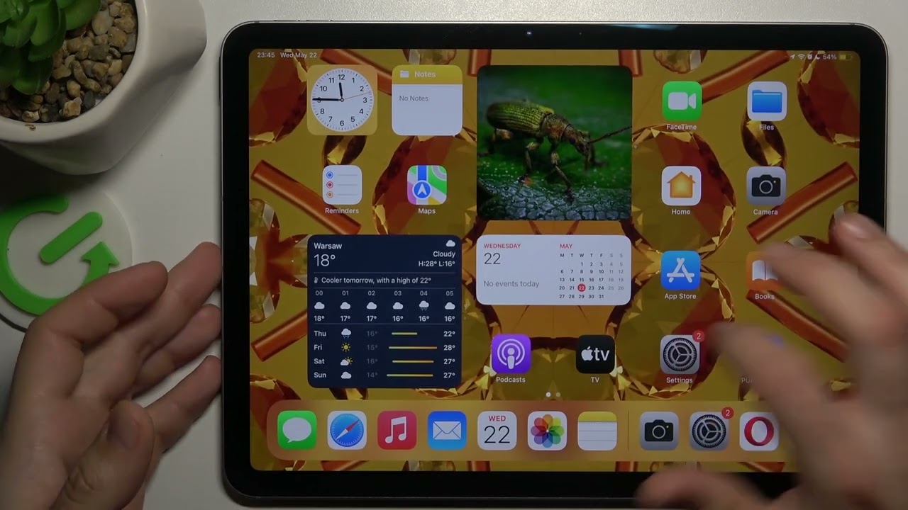 How to Turn On & Turn Off the Front Camera Mirroring on iPad Air 11