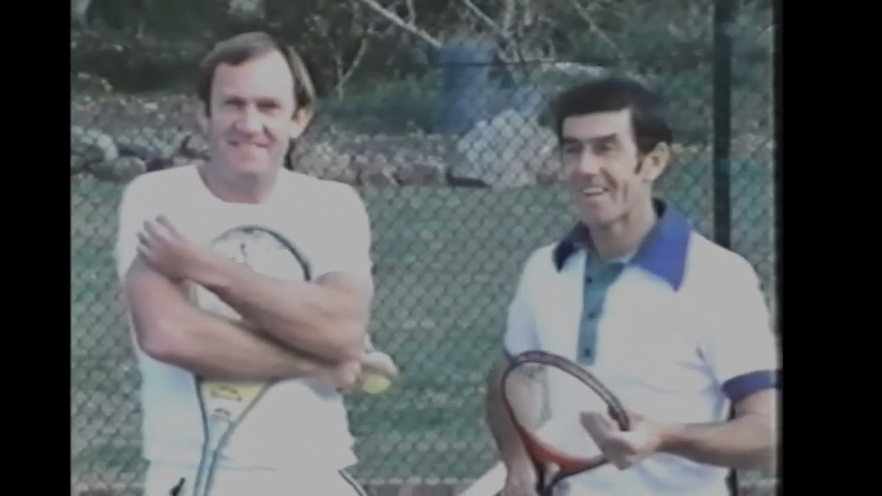 Singles, a tennis lesson by Tony Roche & Ken Rosewall (edited in spanish)