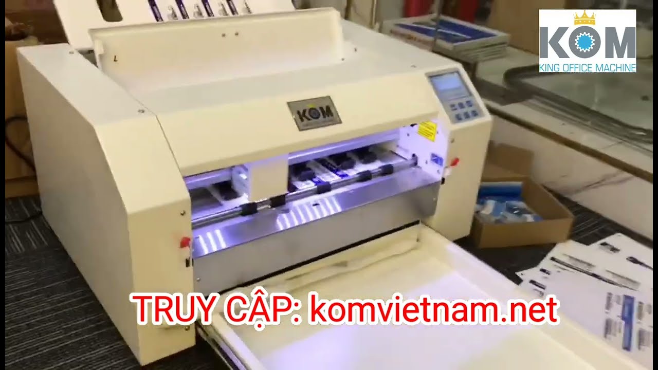 B&aacute;o Gi&aacute; M&aacute;y cắt decal tự động SAGA A3 Pro | Kom Việt Nam |
