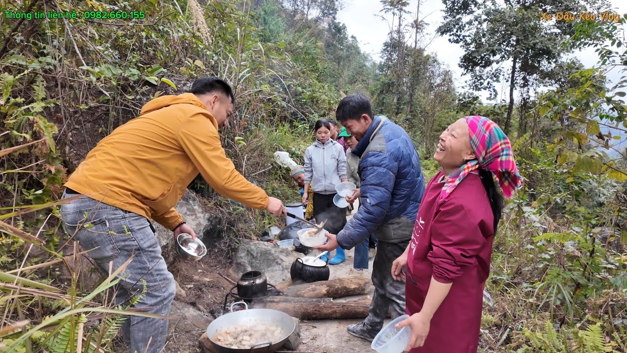 Ổn Định Đội Hình Nấu Bữa Ăn Đầu Tiên Bên Đường Lũng Chàm Do Em Phạm Dũng, Phan Diễm Tài Trợ