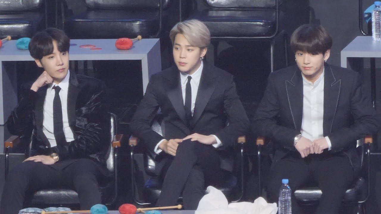 190105 방탄소년단 (BTS) 모모랜드  본상수상 Reaction [제이홉,지민,정국]  JIMIN 직캠 Fancam (골든디스크 어워즈) by Mera