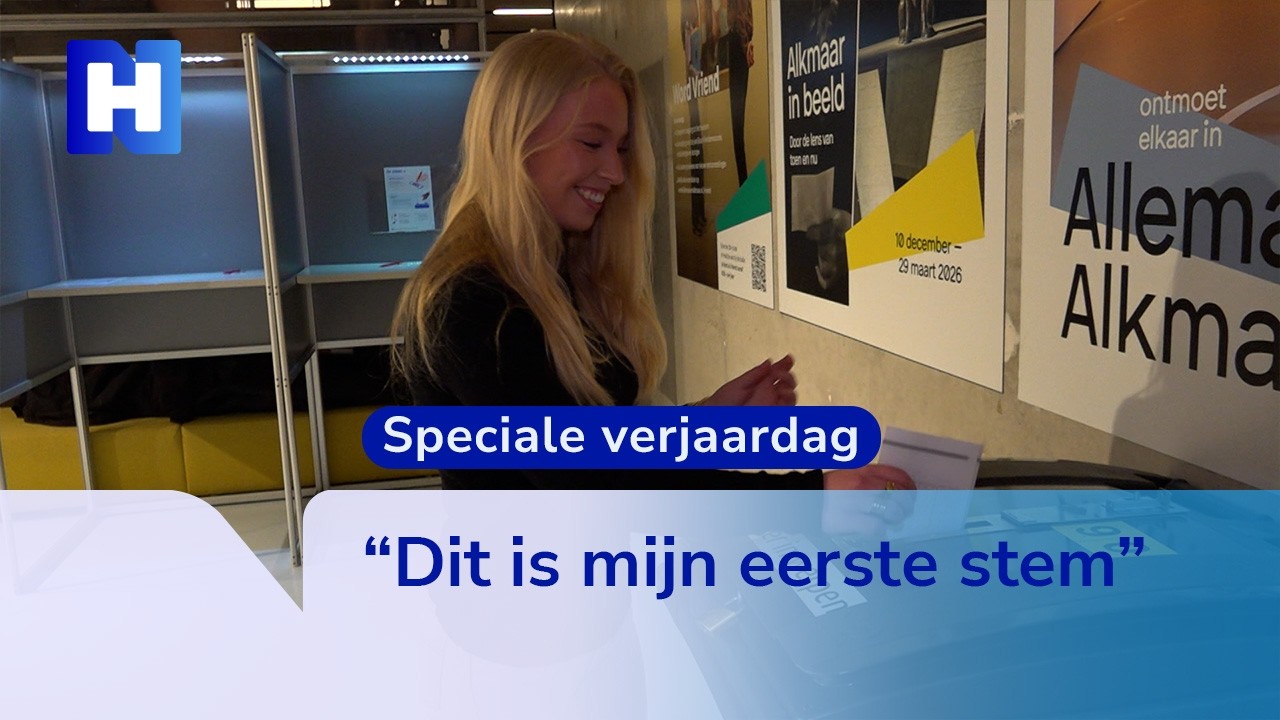 Jarige Liz (18) stemt voor het eerst tijdens haar bezoek aan het Stedelijk Museum Alkmaar