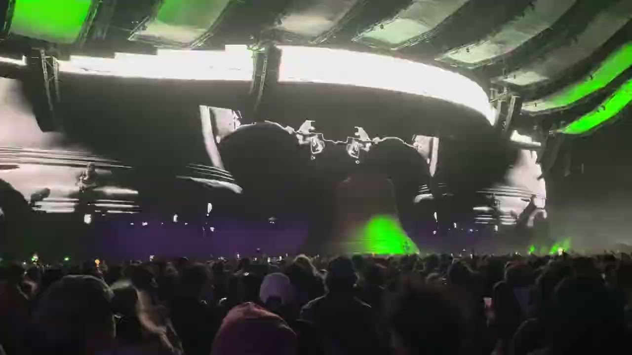 YEAT ON THA LINE AT COACHELLA 4/18/2025 INDIO CALIFORNIA