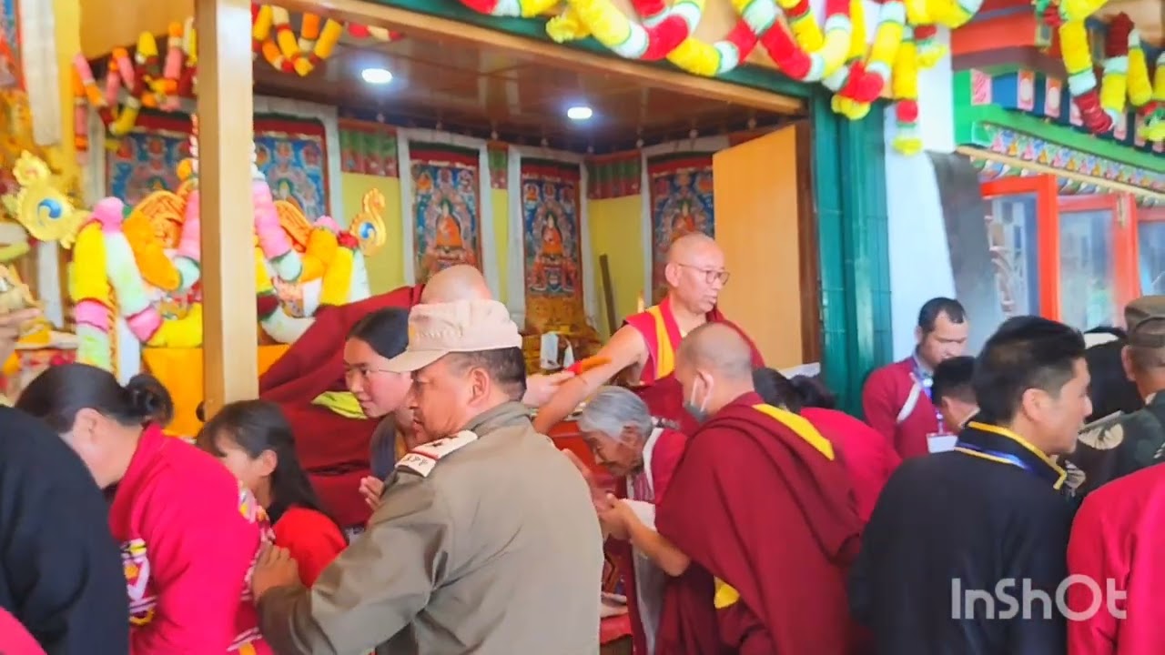 His Eminence 13th Kundeling Tatsak Je-Drung Rimpoche  conferred 