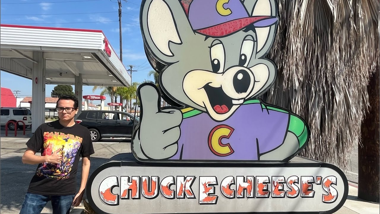 Is Chuck E. Cheese Still A Good Place To Visit? | Chuck E. Cheese Food and Experience Review