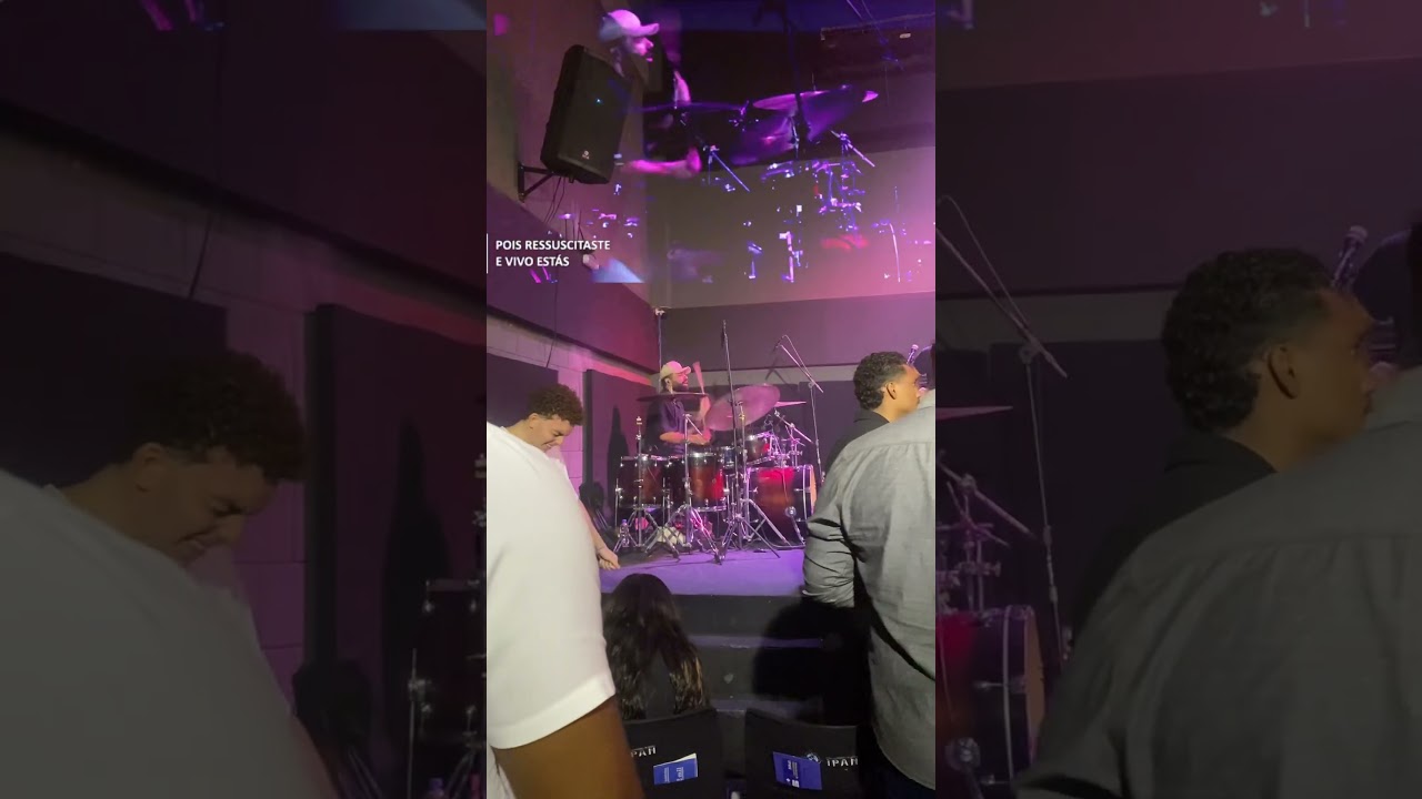 De ontem na @CanalIPAN com @GabiSampaio #bateras #drummer #drums