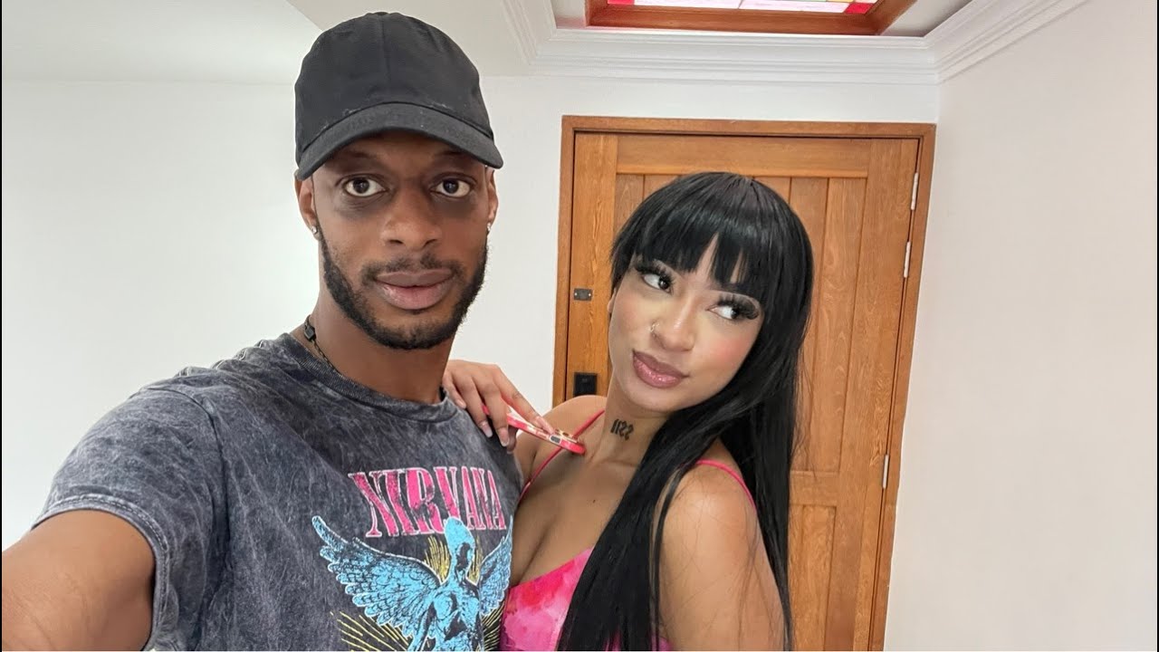 Live in Medellin with a Baddie