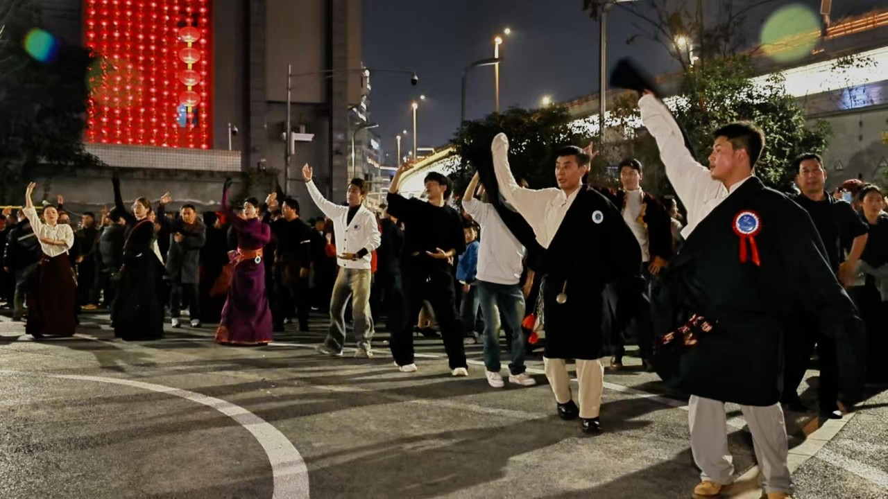 Tibetan dance 《囊谦锅庄》